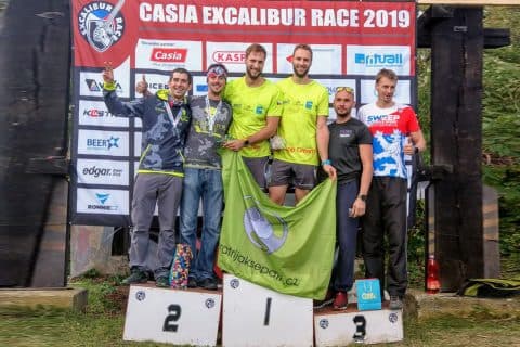 Excalibur Race - zavodne oblecenie